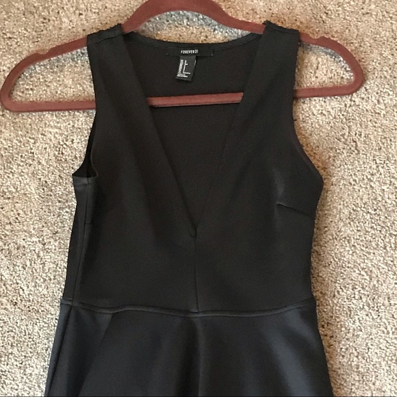 Forever 21 little black dress - Picture 3 of 3